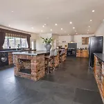 The Gardens - Stunning Farmhouse * Йорк