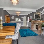 Дом отдыха The Gardens - Stunning Farmhouse