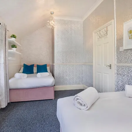 The Gardens - Stunning Farmhouse Casa vacanze York