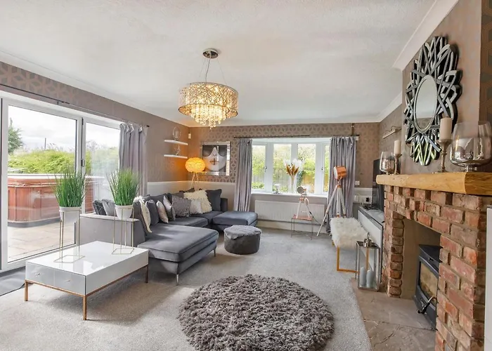 The Gardens - Stunning Farmhouse