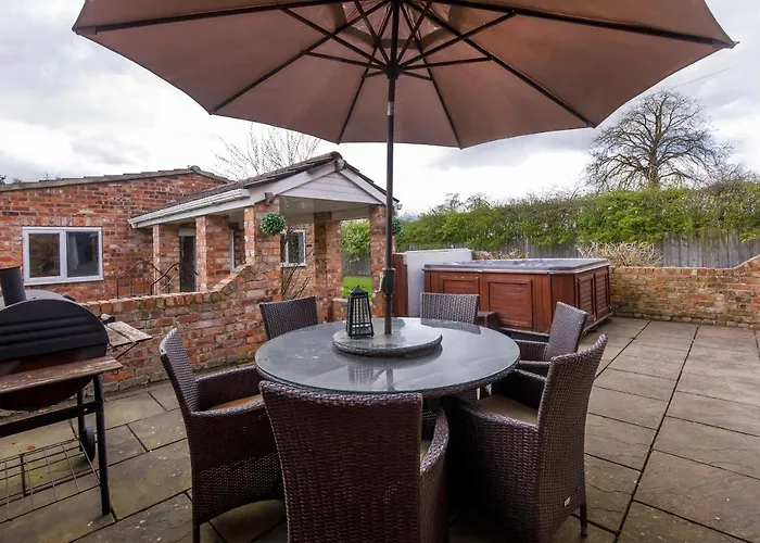 The Gardens - Stunning Farmhouse