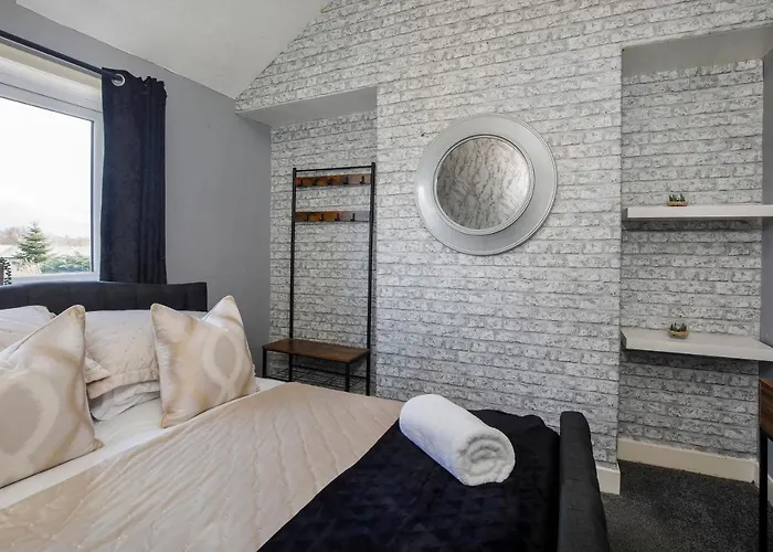 The Gardens - Stunning Farmhouse *