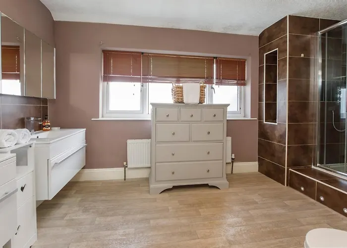 The Gardens - Stunning Farmhouse * York