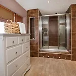 The Gardens - Stunning Farmhouse York
