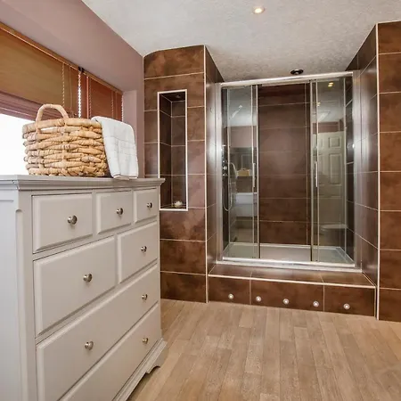 The Gardens - Stunning Farmhouse Γιορκ